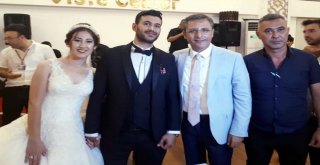 Başkan Pamuk, Ağrı Gazisini Düğününde Yalnız Bırakmadı