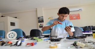 Suriyeli Ahmetin İcatları Beğeni Topluyor