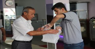 Silopide Vatandaşlara 50 Kilo Dondurma İkramı