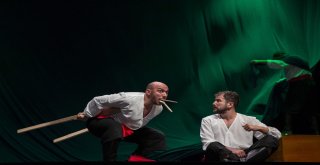 Perde Çocuk Ve Gençler İçin Açıldı