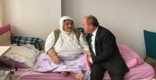 Karadağ Huzurevi Sakinlerinin Ellerini Öpüp Hayır Dualarını Aldı