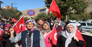 Dünyanın Merkezinda Kurtuluş Sevinci