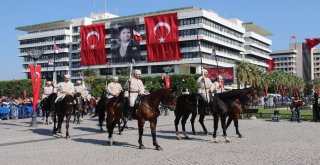 İzmir'in İşgalden Kurtuluşunun Yıl Dönümünde Duygulandıran Tören