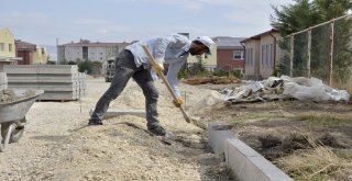 Birçok Mahallede Yol Yapım Çalışmaları Devam Ediyor