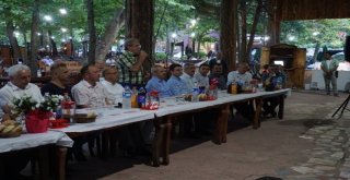 Akyazıda Tayini Çıkan Hakim Ve Savcılar İçin Veda Yemeği