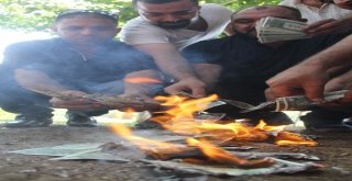 Adanalılar İphonu Boykot Etti, Dolar Yaktı