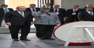 Cumhurbaşkanı Erdoğan, Neue Wache Anıtını Ziyaret Etti