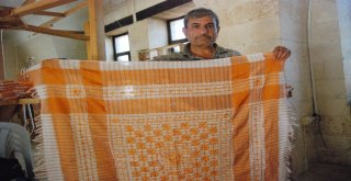 Geleneksel El Sanatları Ustaların Ellerinde Hayat Buluyor