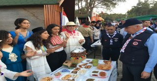 Başkan Uysal 15 Ülkeden Gelen İzcilerle Kampta Buluştu