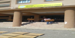 Fedakar Müdür Görev Yaptığı Okulu Yeniledi