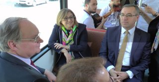 Ab Delegasyon Başkanı Christian Berger Ve Fatma Şahin Tramvayla Yolculuk Yaptı