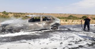 Seyir Halindeyken Yanan Otomobil Küle Döndü