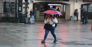 İstanbullular Güne Yağmurla Uyandı