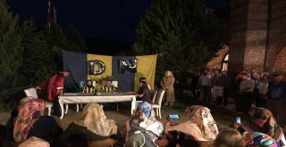 Fenerbahçe Formasıyla Nikah Masasına Oturdular