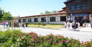 Kadınların El Emeği Ürünleri İlgi Görüyor