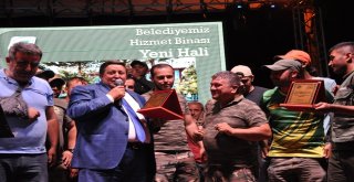 Kıyasıya Yarışan Balıkçılar Sosyal Mesaj Verdi