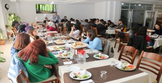 Başkan Arslan Üniversite Öğrencileri İle Kahvaltıda Buluştu