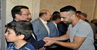 Bayram Namazında Camiler Doldu Taştı