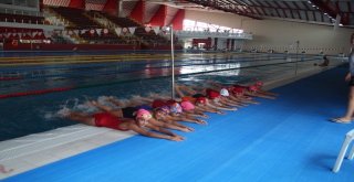 Birlikte Bir Yıl 2018 Projesinde Çocuklara Yüzme Kursu Verildi