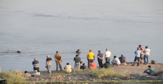 Dicle Nehrine Giren 2 İşçi Kayboldu