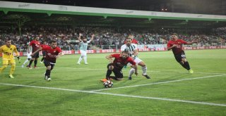 Giresunspor: 2 - Eskişehirspor: 1 (İlk Yarı Sonucu)