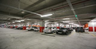 Başakşehirde  Dolu Uyarısı Nedeniyle Kapalı Pazarlar Otopark Oldu
