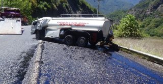 Karabükte Yakıt Dolu Tanker Takla Attı, Litrelerce Yakıt Yola Döküldü