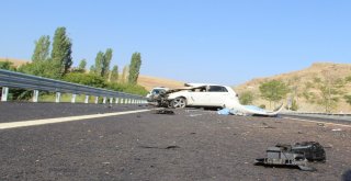 Refüje Çarparak Takla Atan Otomobil Sürücüsü Hayatını Kaybetti