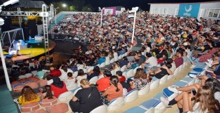 Erkekler, Futbol Ve Dahası Aliağada Sahnelendi