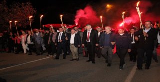 İzmirdeki Cumhuriyet Coşkusu Gece Boyu Devam Etti