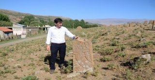 Osmanlı Dönemine Ait Mezar Taşları İncelendi
