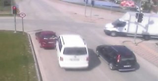 Trafik Kazaları, Mobese Kameralarına Anbean Yansıdı