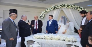 Fransız Ve Türk Başkan Nikah Kıydı