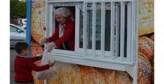 Tuşba Belediyesinden ‘Dolara İnat Halka Ucuz Ekmek