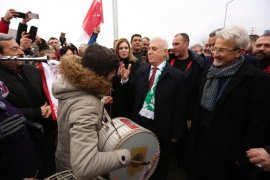 CHP'nin  Büyükşehir Adayı Bozbey Bursa’da coşkuyla karşılandı