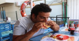 Osmanlı Hamburgeriyle Geleneksel Türk Tadlarını Yeni Nesile Aktarmaya Çalışıyor