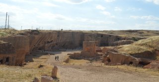 (Özel) Güneydoğunun Efesi Dara Antik Kente Ziyaretçi Akını