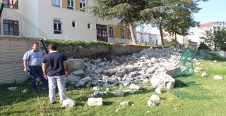 Okul Bahçesinin İstinat Duvarı Yıkıldı