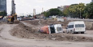 Başkentte Beton Mikseri Devrildi: 1 Yaralı