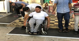 Çavuşoğlu, Bayram Namazını Ulu Camide Kıldı