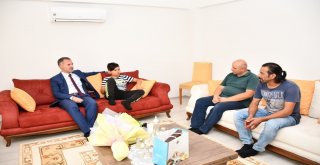 Taban Köpek Saldırısına Uğrayan Çocuğu Ziyaret Etti