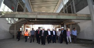 Başkan Asya, Protokol Üyelerine Şehirlerarası Otobüs Terminali İnşaatını Gezdirdi