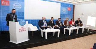 Göçmenlerin Uyumu Zirvede Tartışıldı