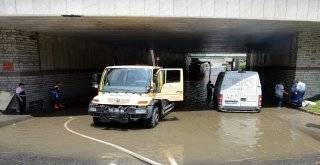 İncirli Alt Geçidi Sular Altında Kaldı