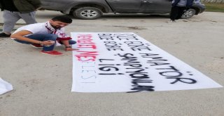 Gölpa Gençlikten Bakan Dönmeze Pankartlı Stat Mesajı