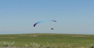 Yahni Dağından Yamaç Paraşütüyle Uçtu