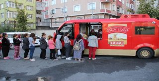 İstanbulda Üniversite Öğrencilerine Aşure Günü