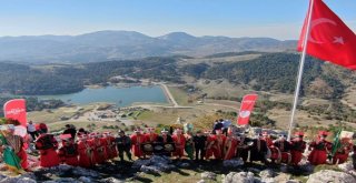 Türk Bayrağı Zirvede Dalgalandı