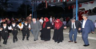 Kaçarak Evlenen 8 Çift 40 Yıl Sonra Düğün Yaptı
