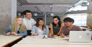 Türk Ve Japon Tasarımcılardan Öğrenci Evi